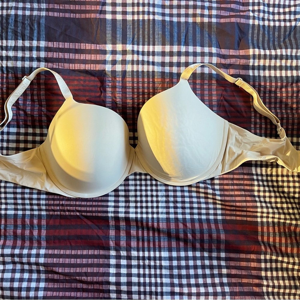 VICTORIA SECRET 38DDD T-SHIRT PUSH-UP FULL COVERAGE BRA NWOT